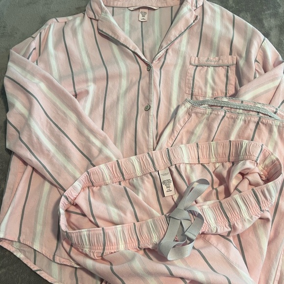 Victoria Secret Warm Long Sleeve Flannel Pajamas - Picture 8 of 8